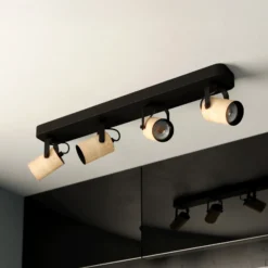 Deckenspot Cayuca, schwarz/holzdekor, vierflammig