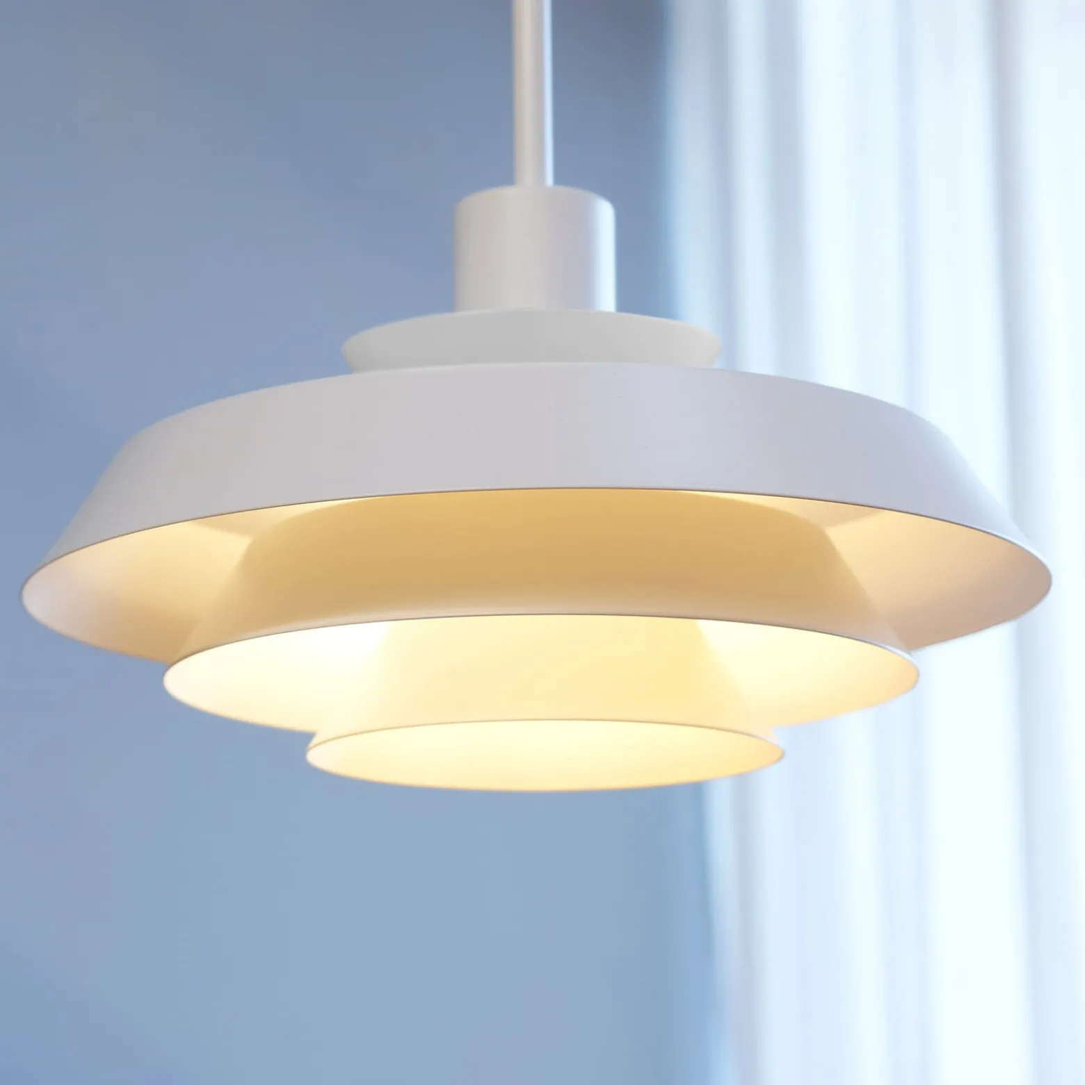 Dyberg Larsen DL30 Pendellampe Ø 30 cm, weiß