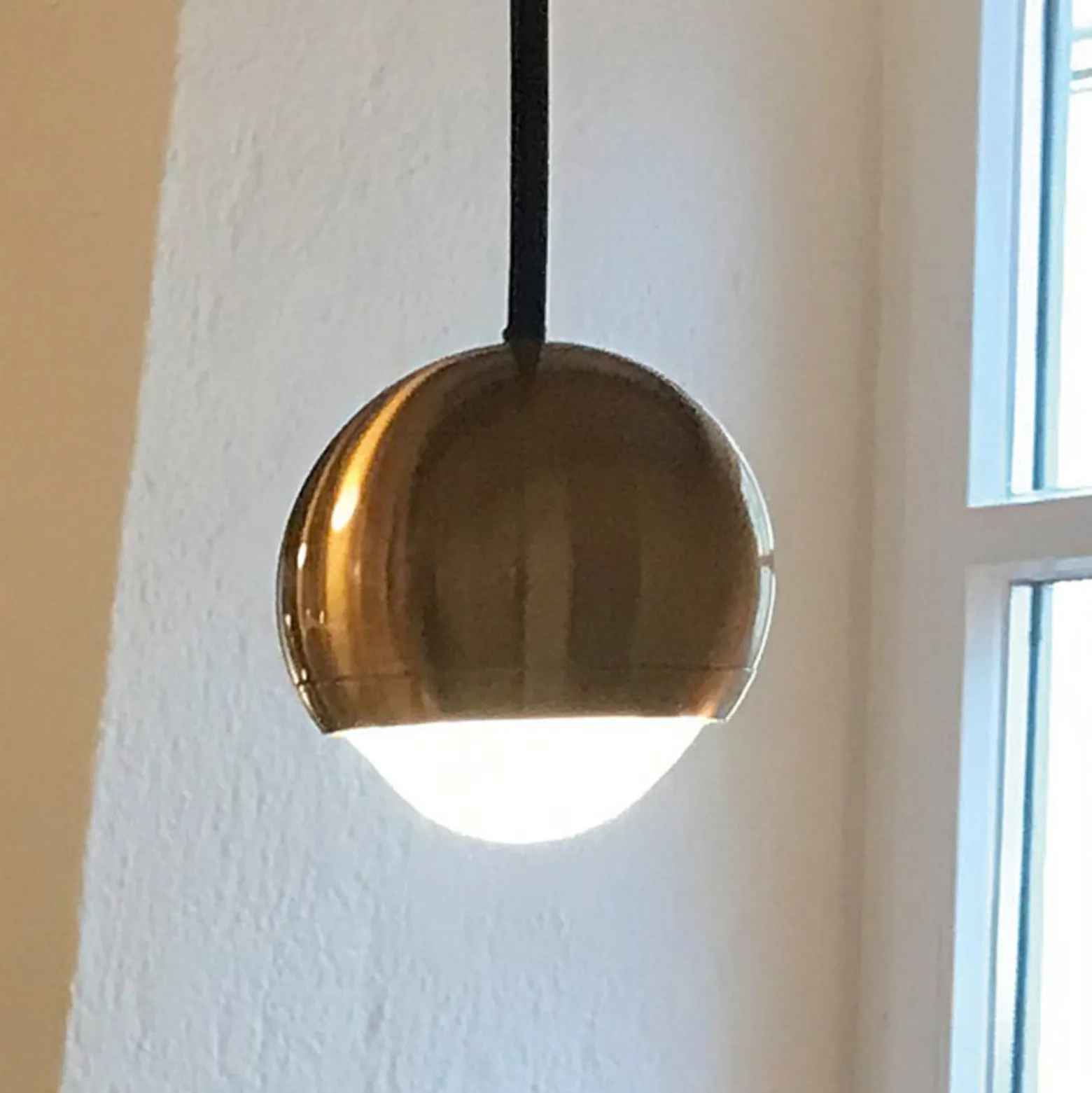 Egger DLS LED-Hängeleuchte Cleo, messingfarben