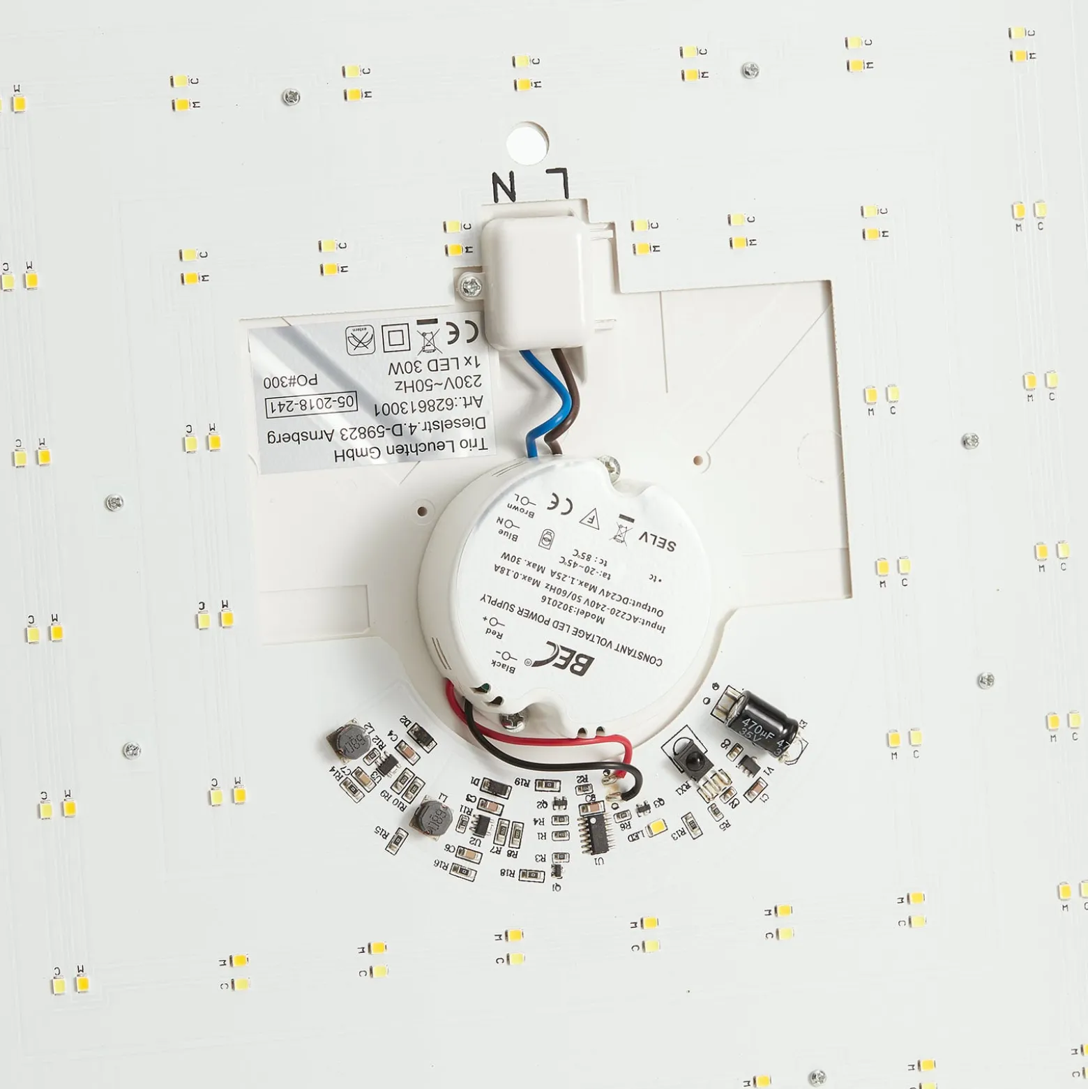 Fernbedienbare, eckige LED-Deckenleuchte Samurai