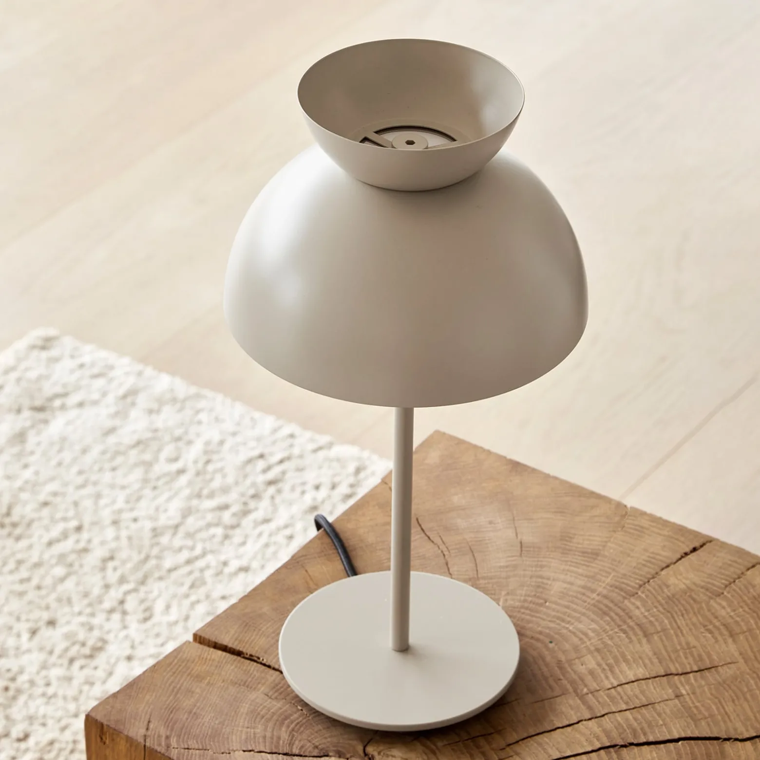 FRANDSEN Tischleuchte Butterfly, Schalter, grau