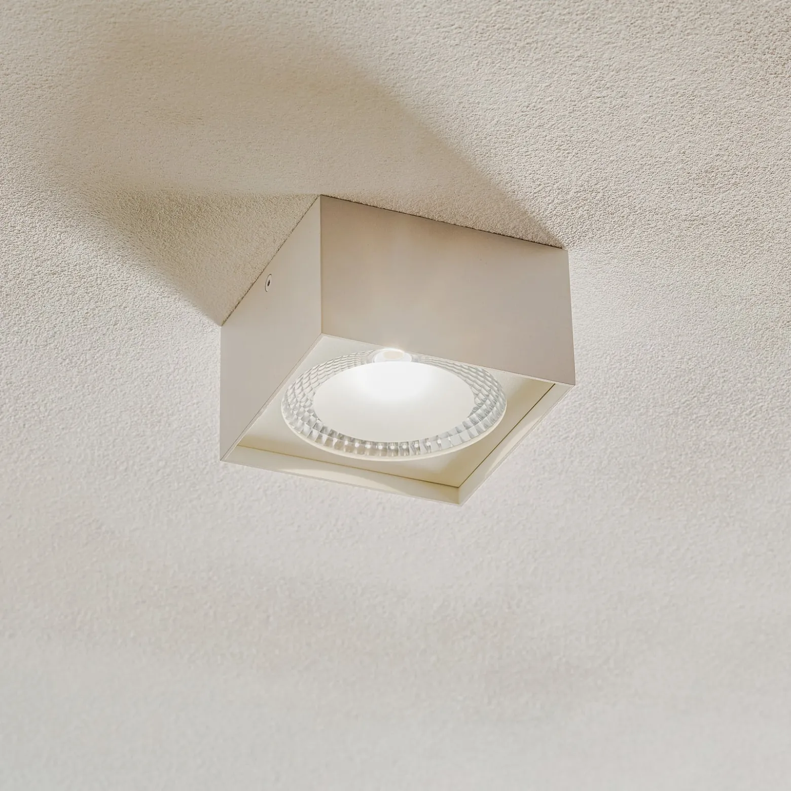 Helestra Kari LED-Deckenleuchte, eckig, weiß