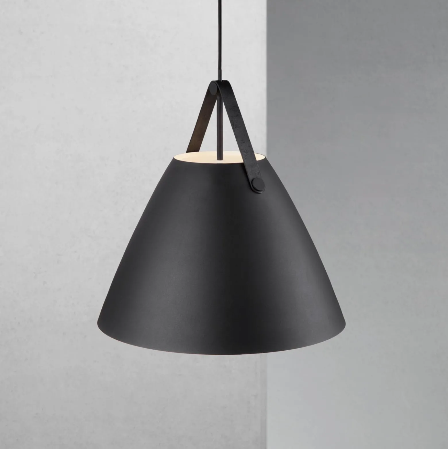 Hängeleuchte Strap mit Metallschirm Ø 48cm schwarz