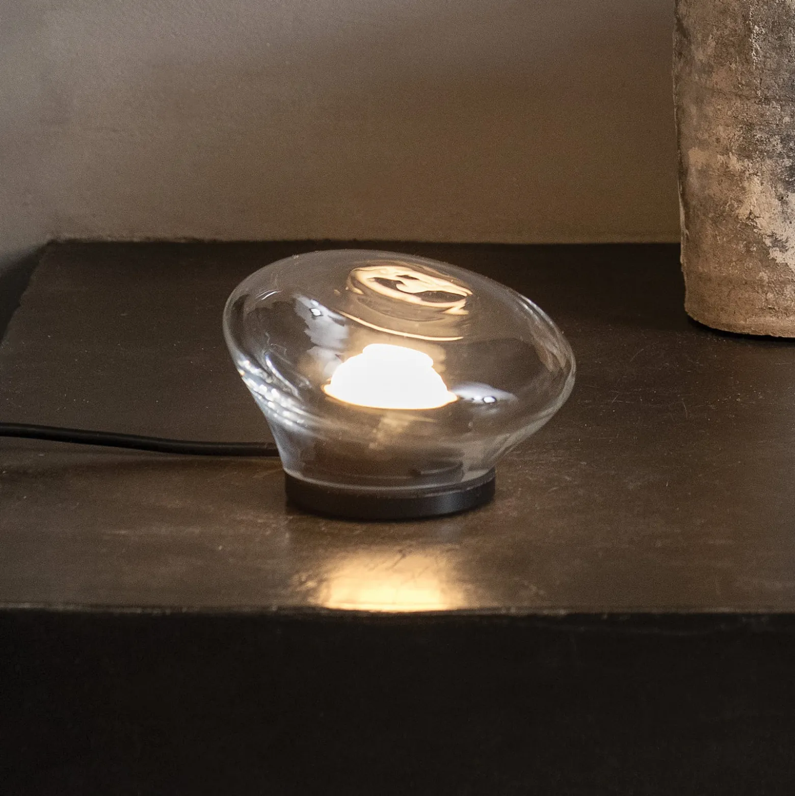 Karman Agua LED-Tischleuchte Ø13cm Glas klar