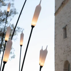Karman Nilo LED-Erdspießleuchte, Höhe 220 cm