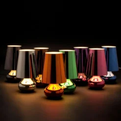 Kartell Cindy LED-Tischleuchte, blau metallic