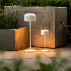 LED-Akku-Tischlampe Lille, Höhe 36 cm, weiß, IP54, USB