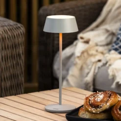 LED-Akku-Tischlampe Menton, grau, Höhe 27 cm, IP54, USB