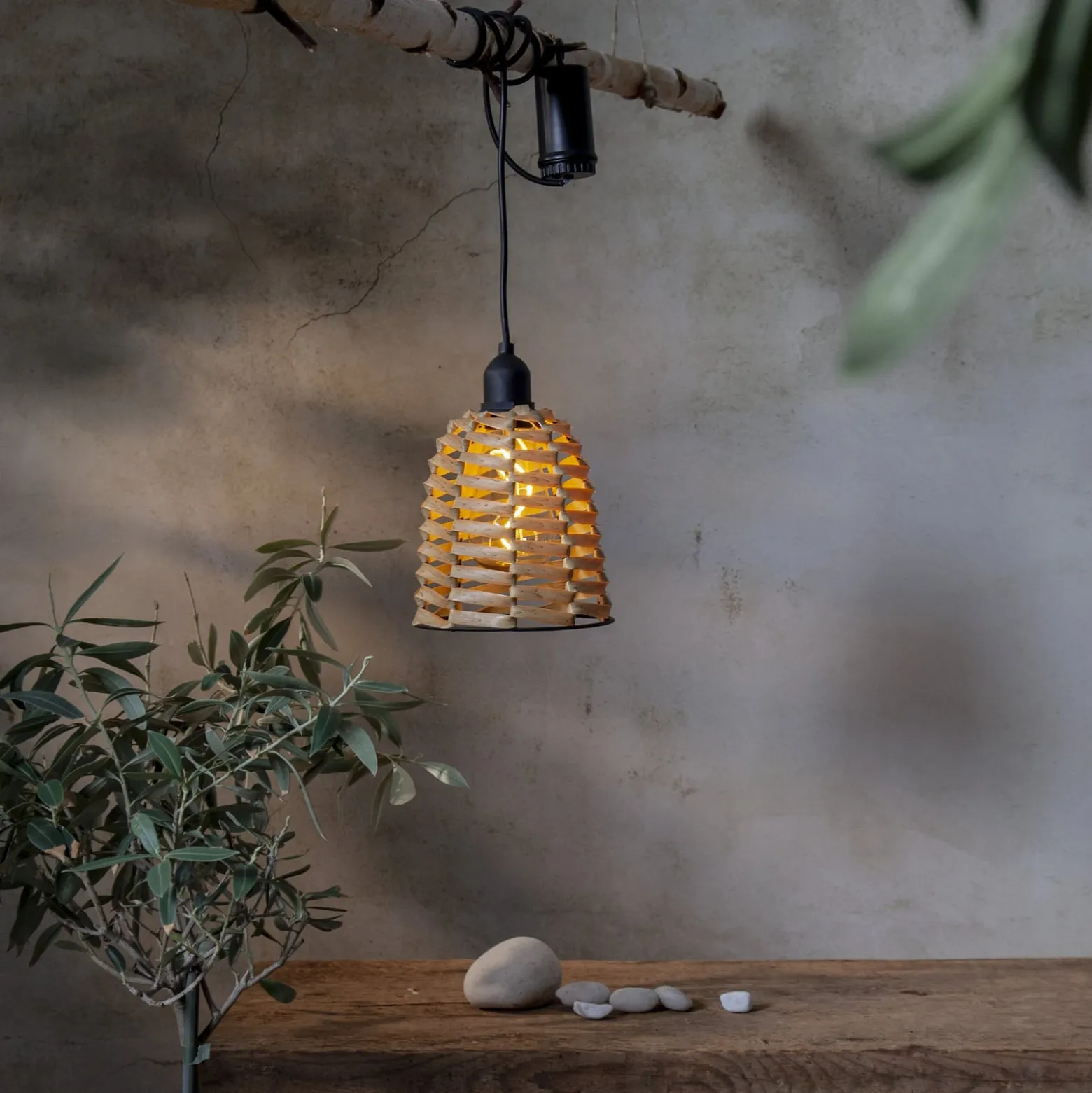 LED-Außenhängeleuchte Twine braun Kunststoff Ø 15cm Batterie