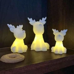 LED-Dekofigur Naja, weiß, Höhe 14 cm, Wachs, Batteriebetrieb