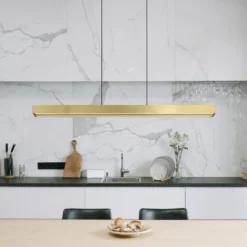 LED-Hängelampe Ethan, messingfarben, 150 cm, ausziehbar
