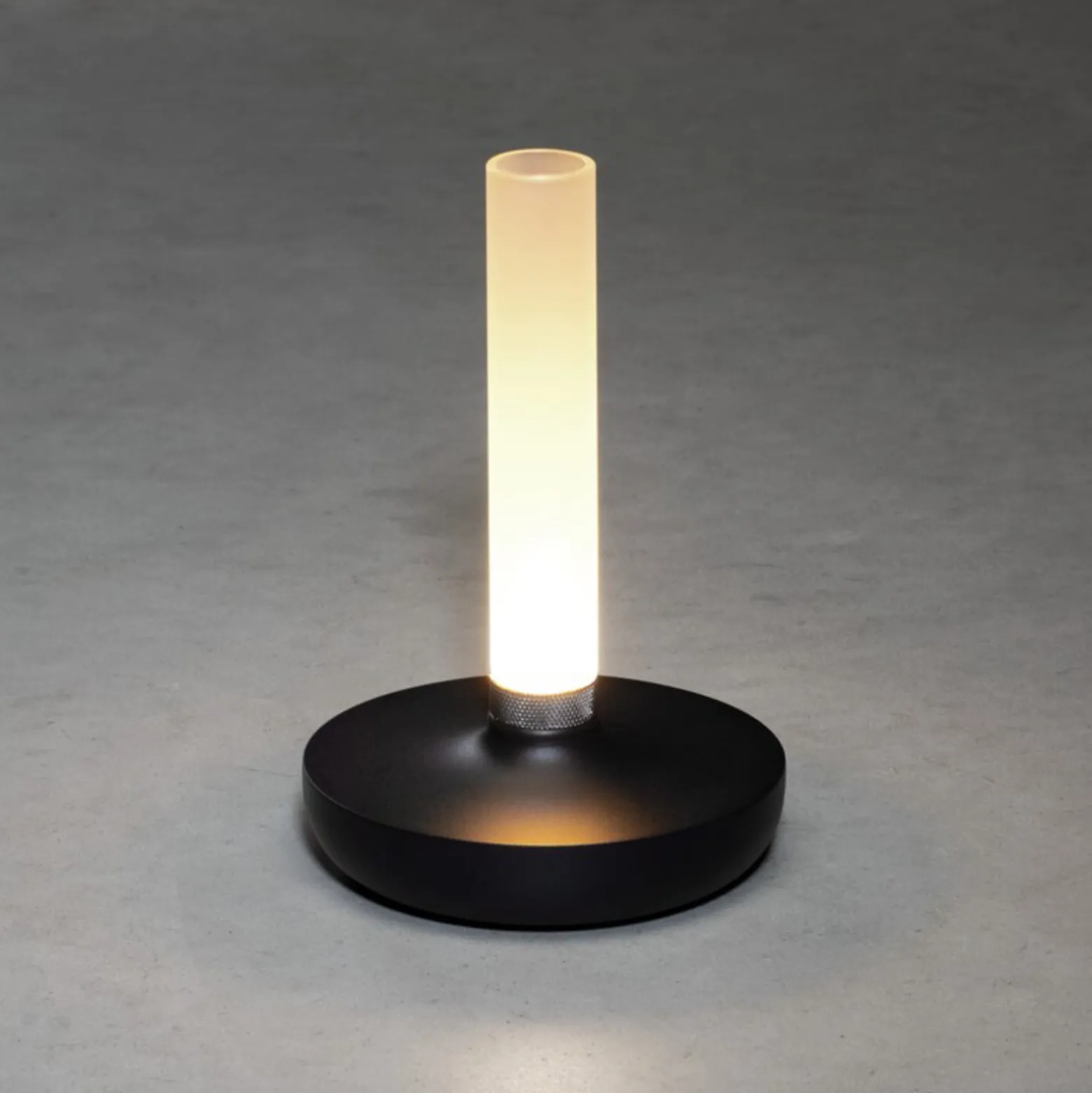LED-Tischleuchte Biarritz IP54 Akku, CCT, schwarz