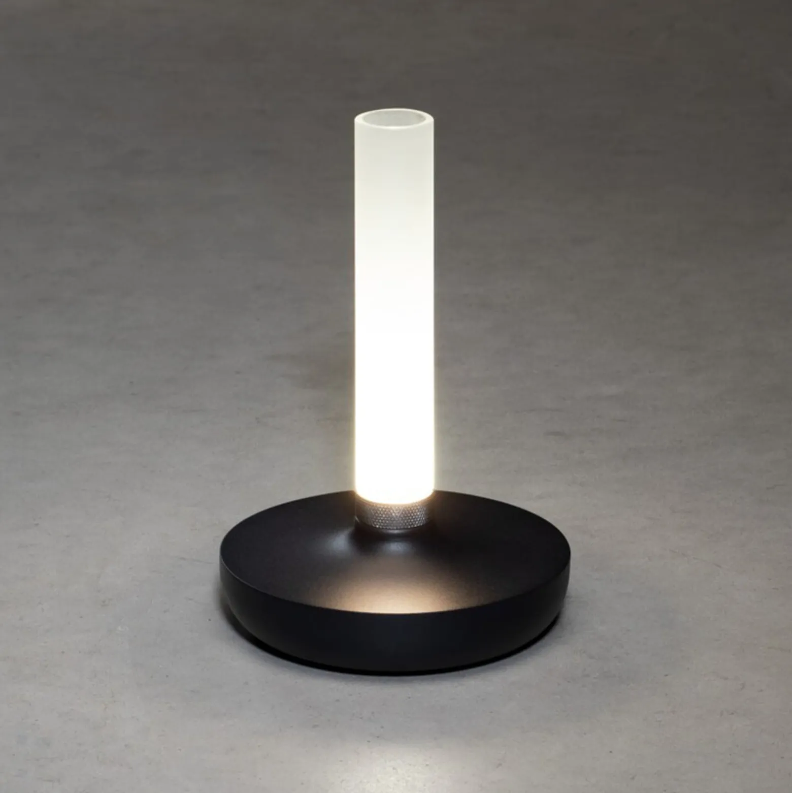 LED-Tischleuchte Biarritz IP54 Akku, CCT, schwarz