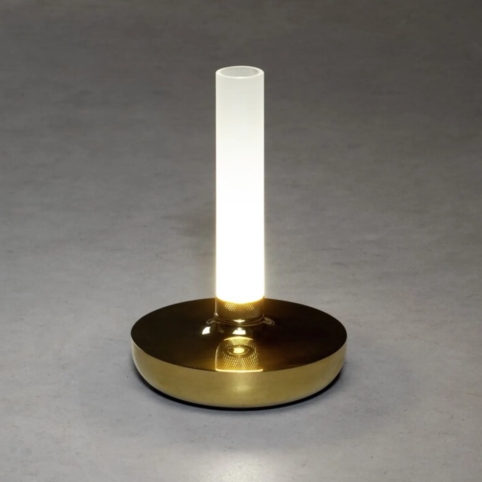 LED-Tischleuchte Biarritz, IP54, Akku, CCT, gold