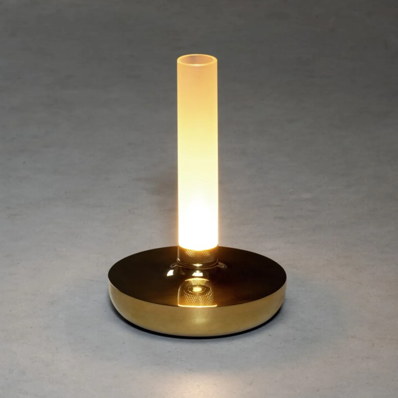 LED-Tischleuchte Biarritz, IP54, Akku, CCT, gold