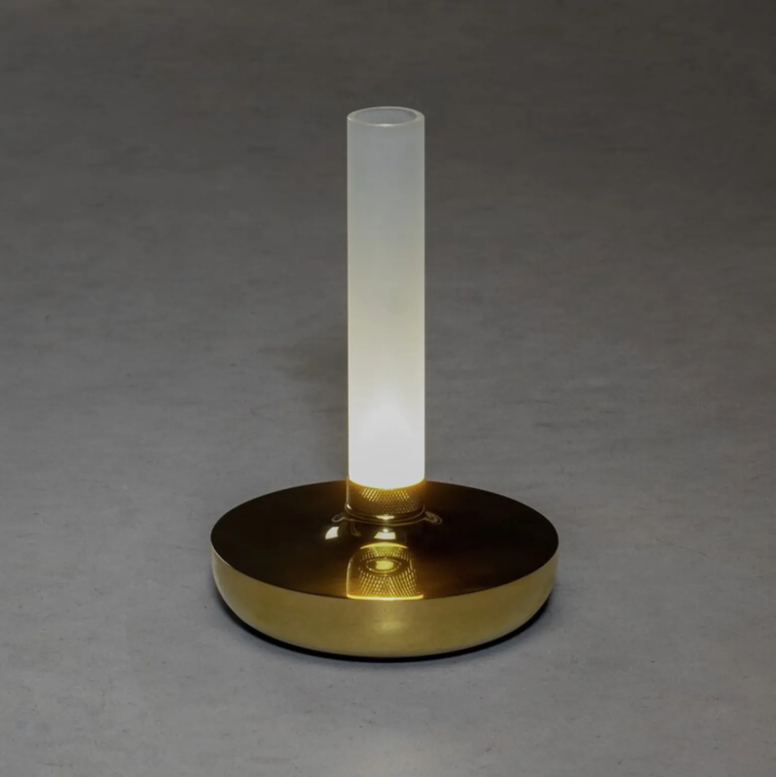 LED-Tischleuchte Biarritz, IP54, Akku, CCT, gold