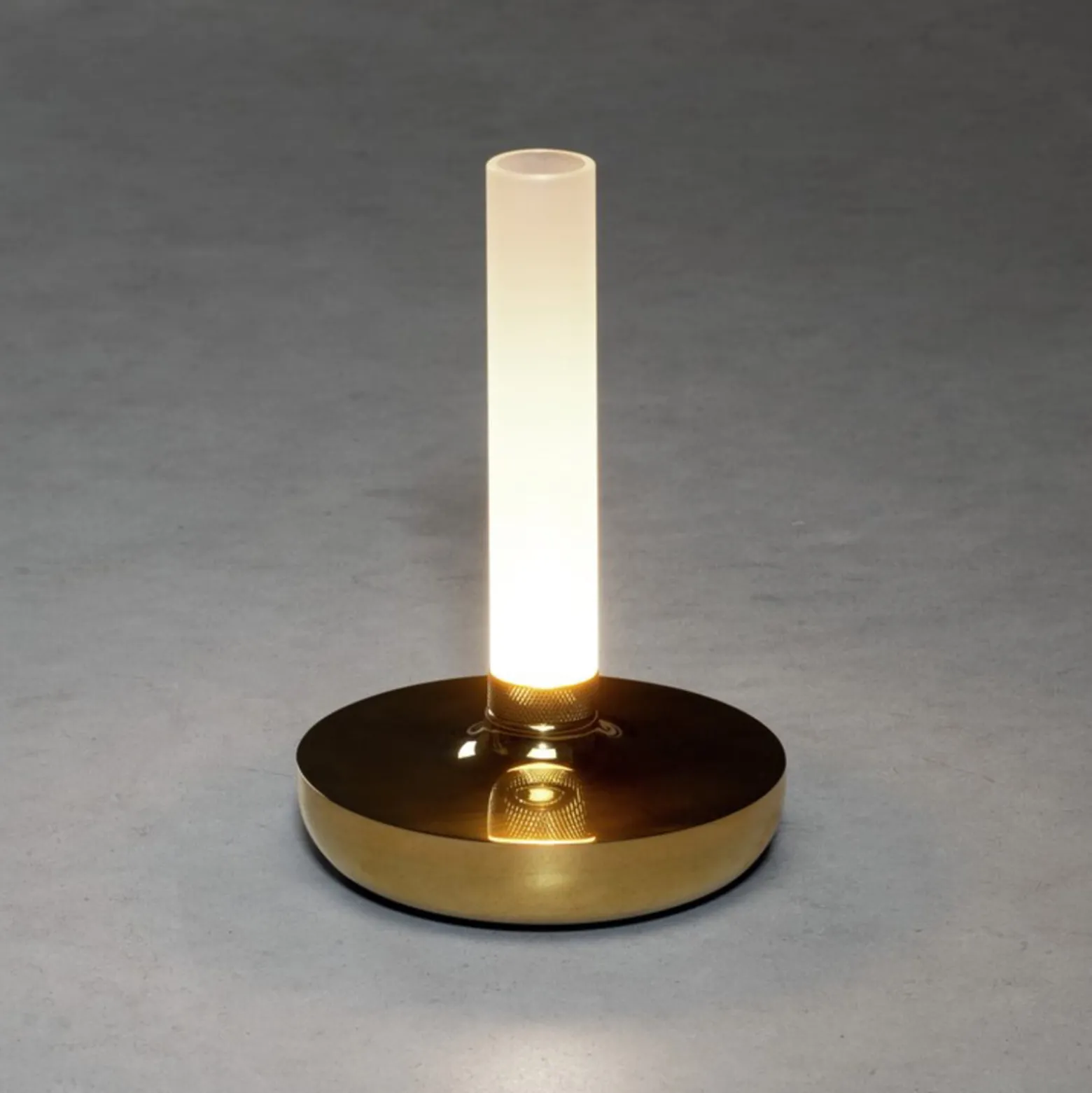 LED-Tischleuchte Biarritz, IP54, Akku, CCT, gold