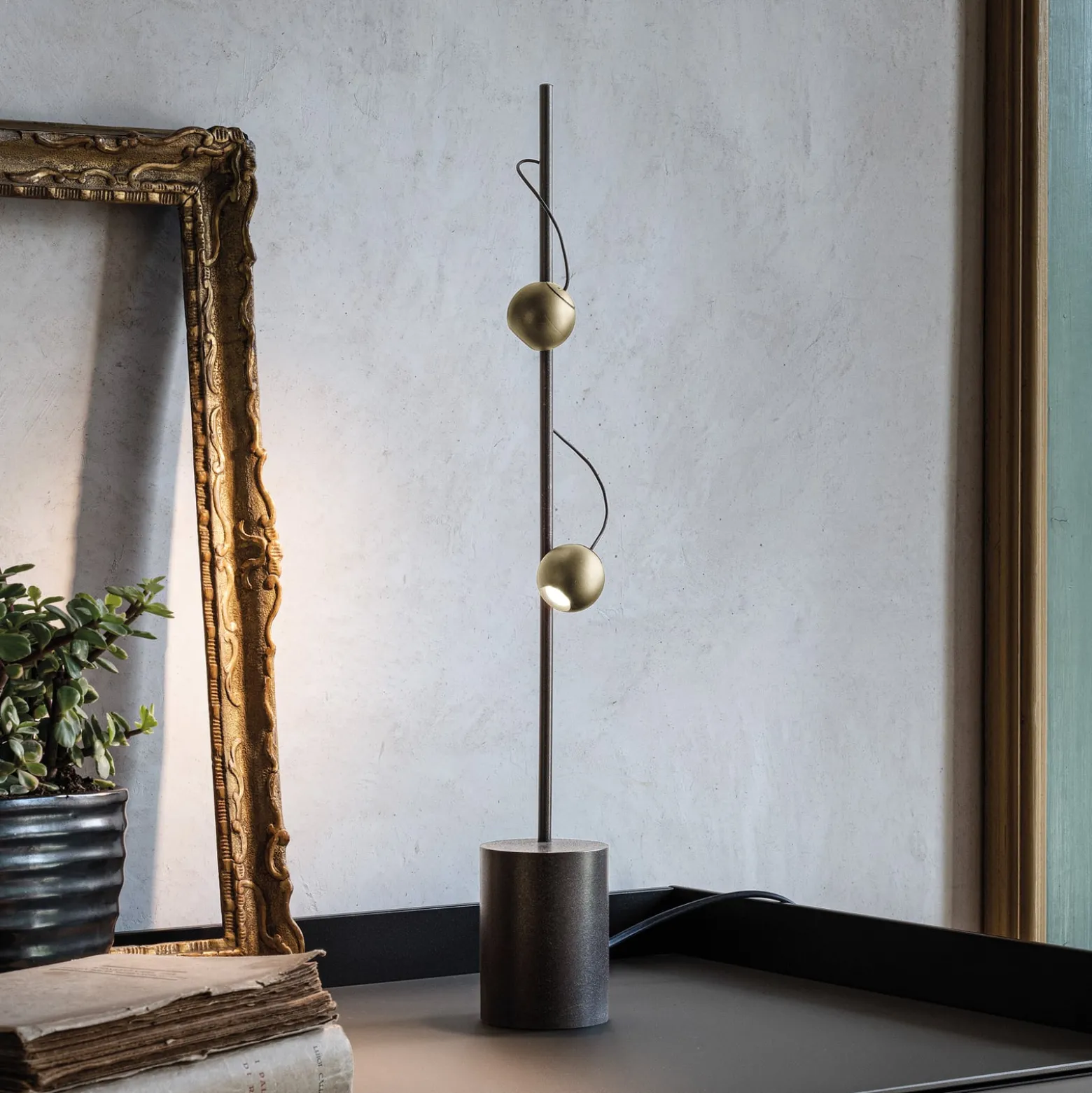 LED-Tischleuchte Magnetic, bronze/gold