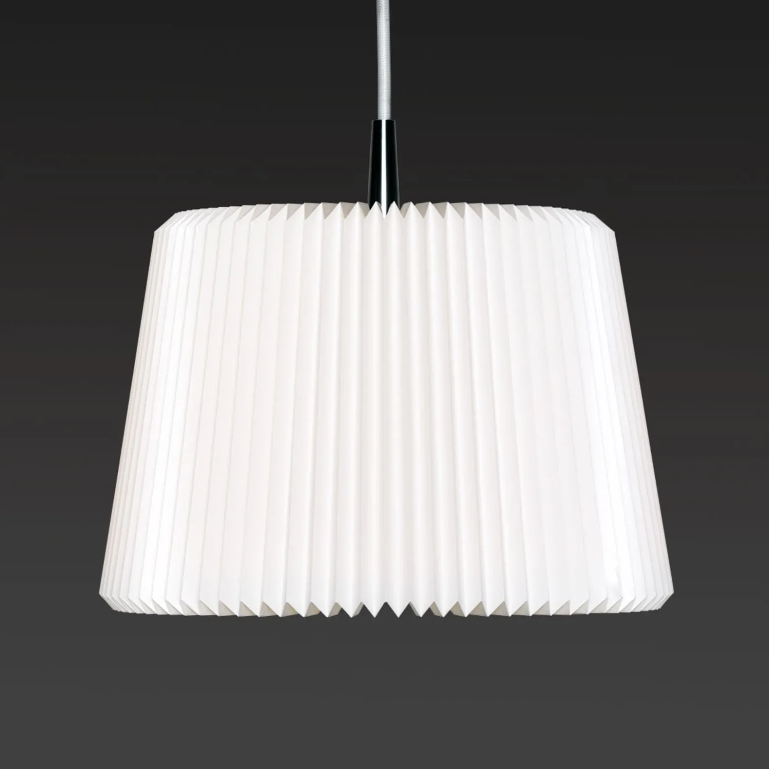 LE KLINT Snowdrop M - Pendellampe aus Kunststoff