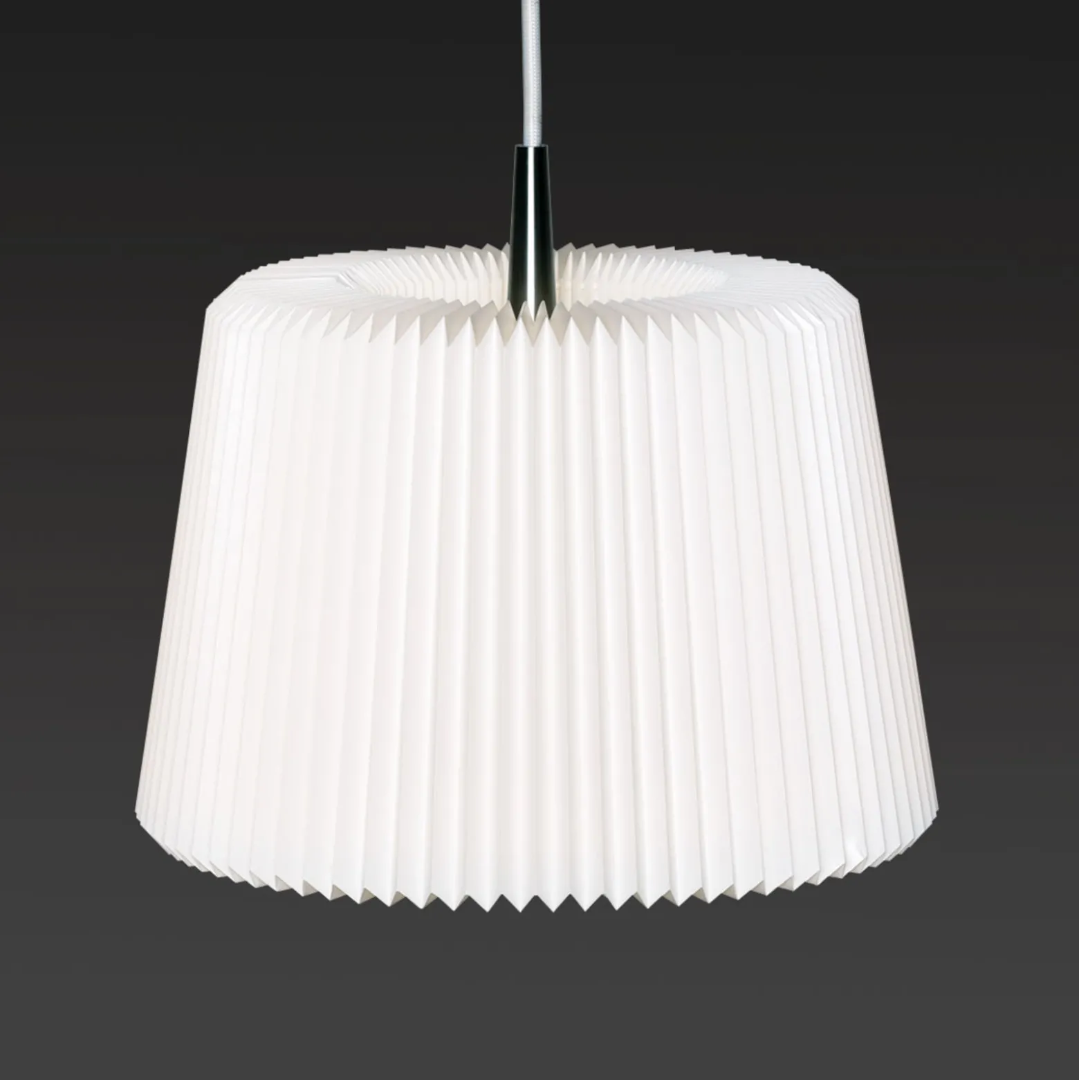 LE KLINT Snowdrop M - Pendellampe aus Kunststoff