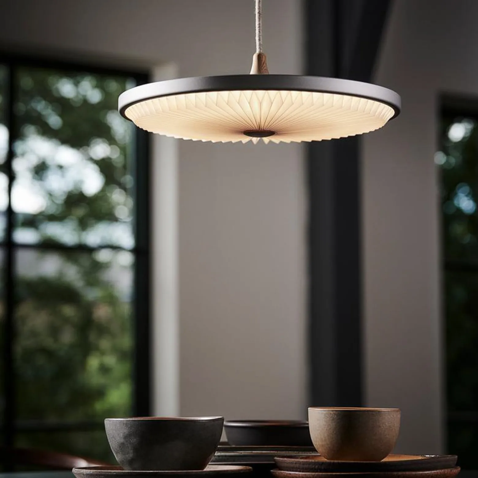 LE KLINT Soleil LED-Hängelampe hellgrau Ø35cm