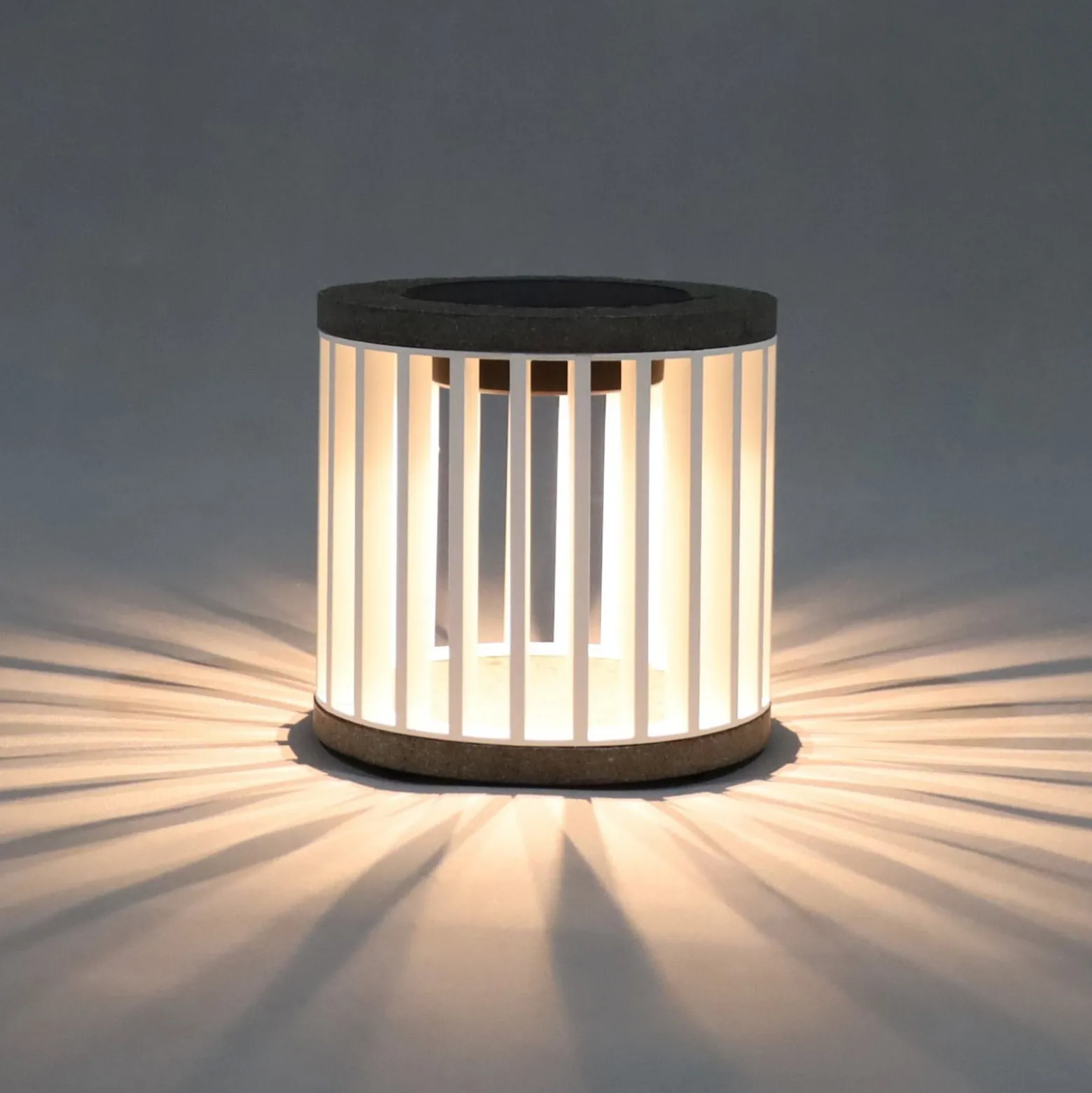Les Jardins LED-Solartischleuchte Halo, weiß, Alu/Granit