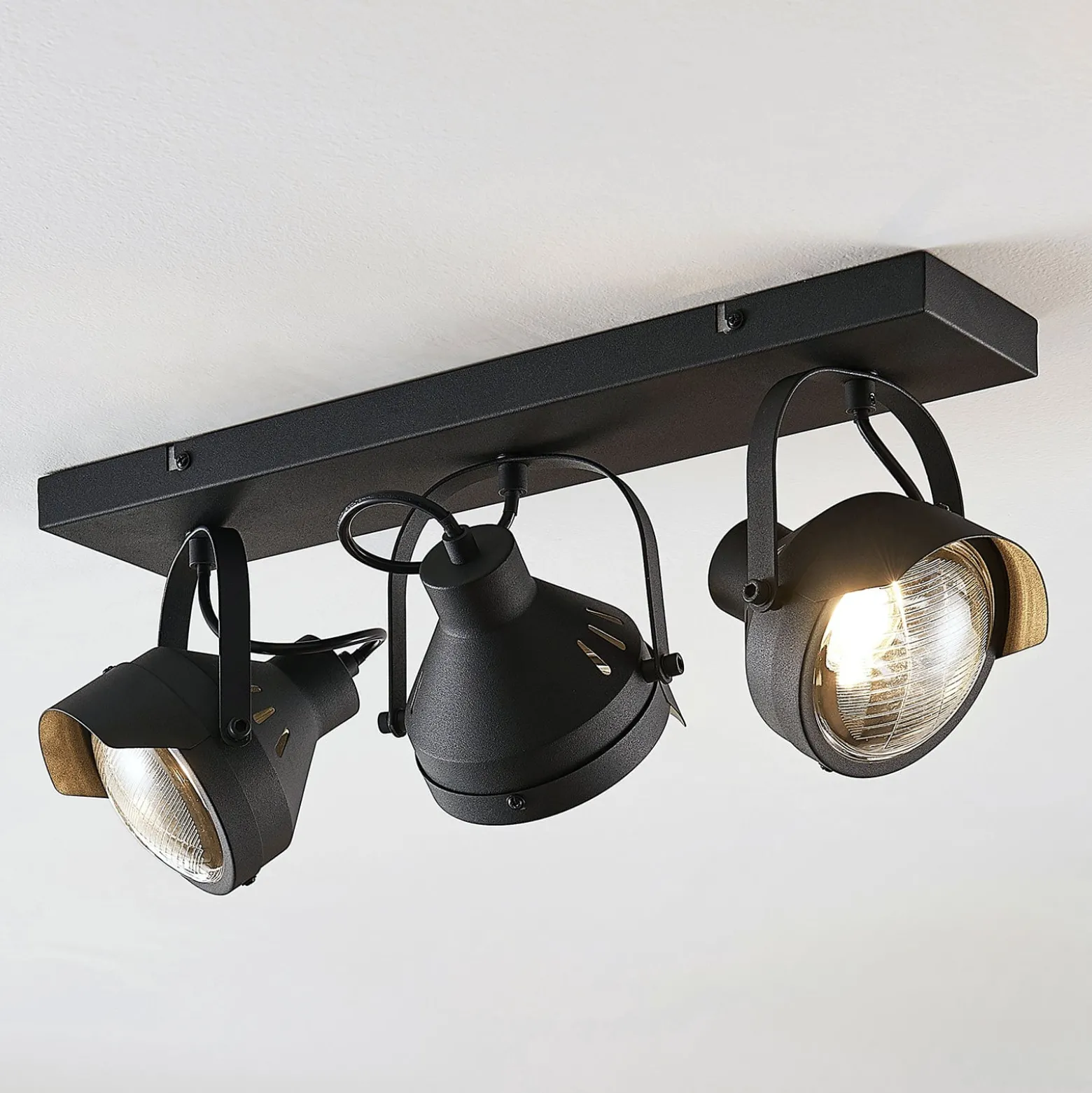 Lindby Deckenstrahler Henega, 52 cm, schwarz, 3-flammig