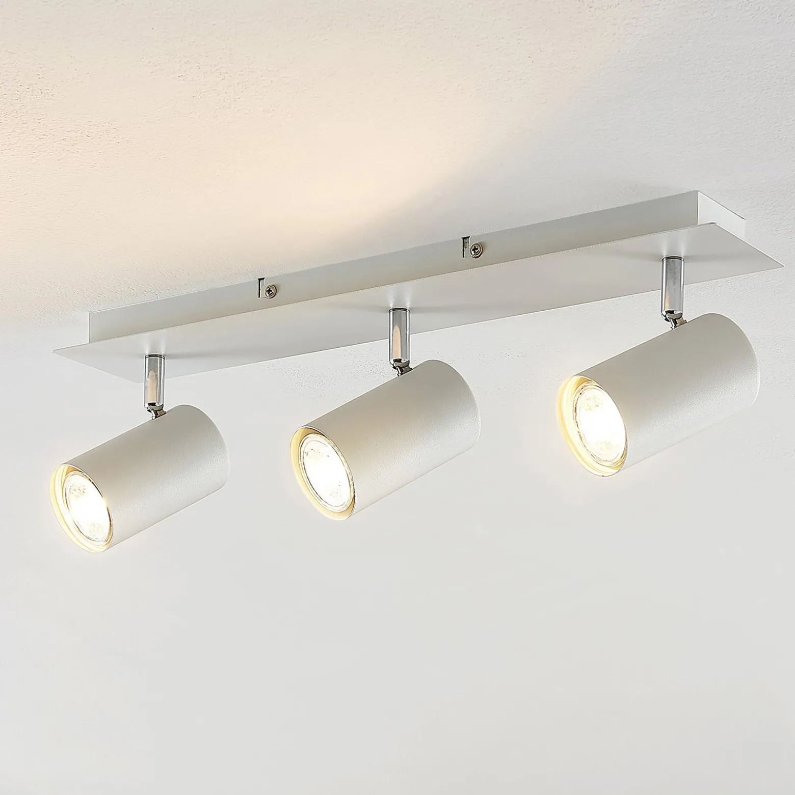 Lindby Deckenstrahler Joffrey, 49 cm, weiß, 3-flg., GU10