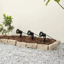 Lindby Erdspießleuchte Thorgal, Ø 9,8 cm, schwarz, 3er-Set