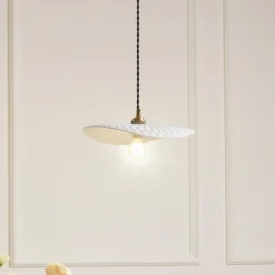 Lindby Hängeleuchte Annira, Ø 29 cm, Keramik, weiß/messing