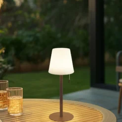 Lindby LED-Akkulampe Azalea schwarz Alu CCT höhenverstellbar