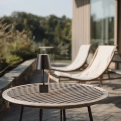 Lindby LED-Akkutischleuchte Janea CUBE, schwarz, Metall