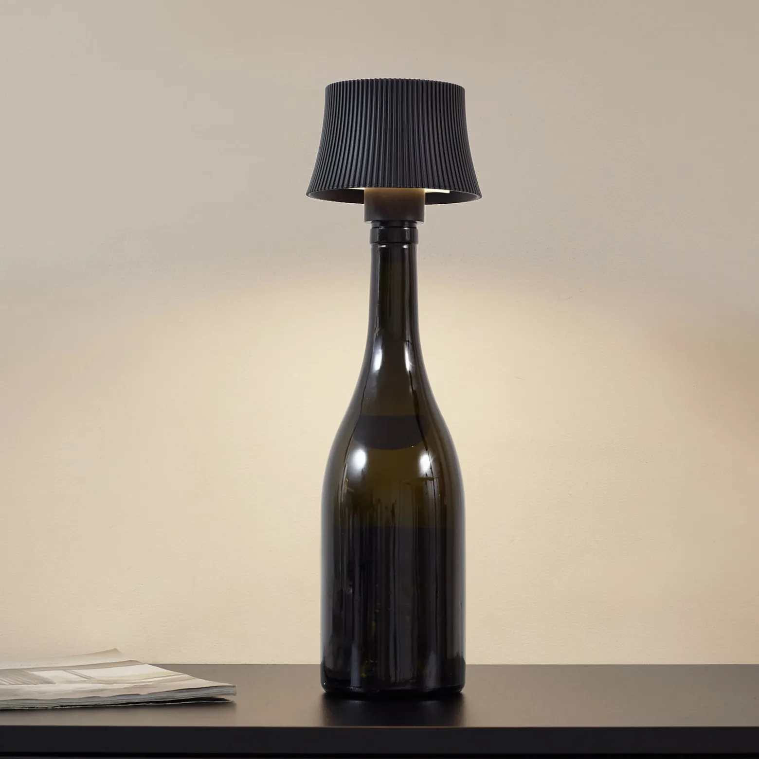 Lindby LED-Akkutischleuchte Linor, schwarz, USB, Touchdimmer