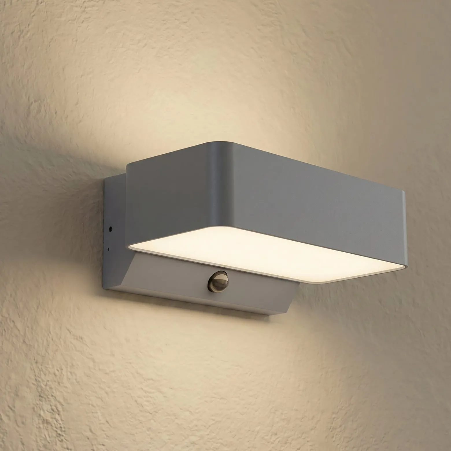 Lindby LED-Außenwandleuchte Fando, anthrazit, Sensor, IP44