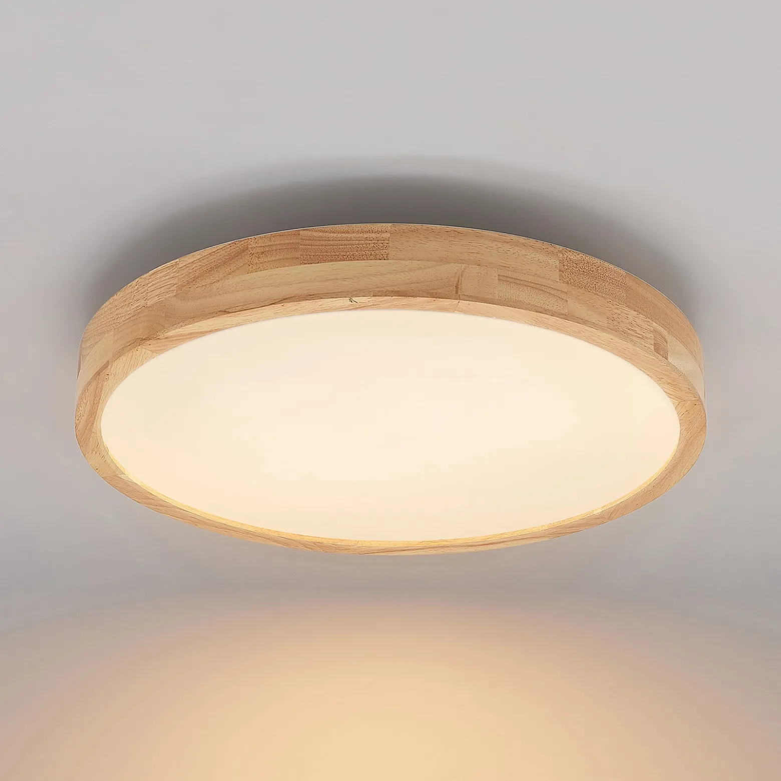 Lindby LED-Deckenlampe Lanira, Ø 50 cm, Holz, Remote, CCT