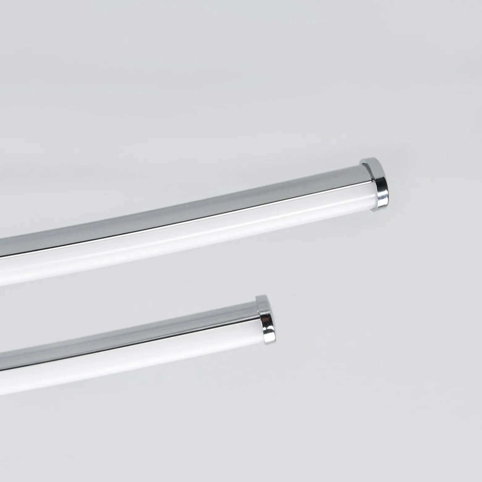 Lindby LED-Deckenlampe Yael, chromfarben, Metall, 67 cm lang