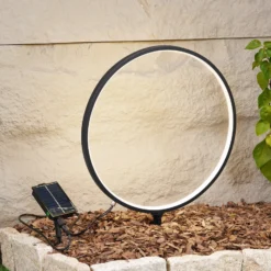 Lindby LED-Solar-Erdspießleuchte Syrene, 45 cm, schwarz, Alu