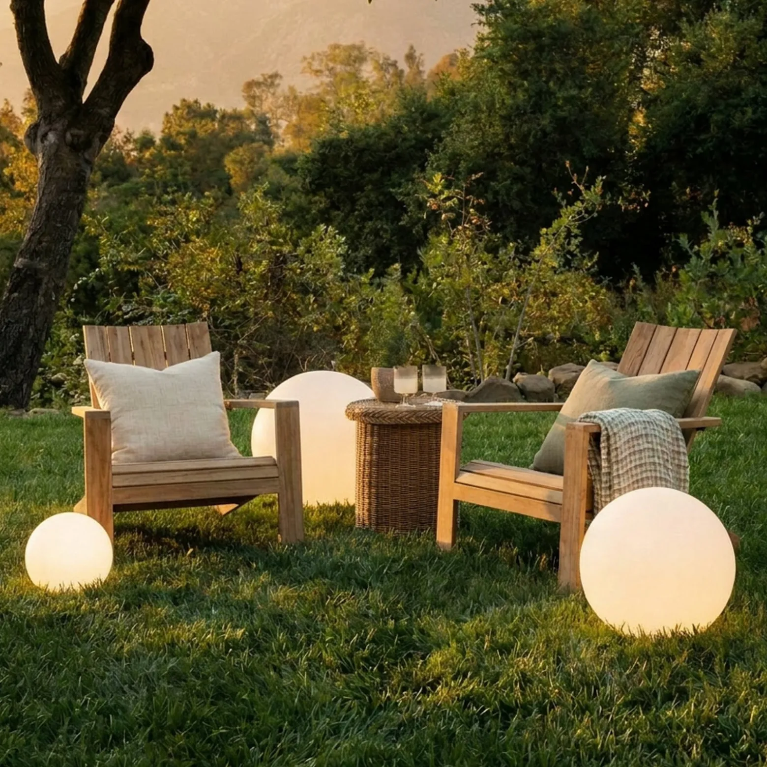 Lindby LED-Solarlampen Lago, 3er-Set, Kugeln, Erdspieß, weiß