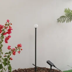 Lindby LED-Solarleuchte Freydis, schwarz, Aluminium, 2.000 K