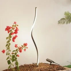 Lindby LED-Solarleuchte Sabriel, kurvig, schwarz, Alu, 3000K