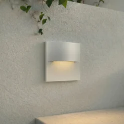 Lindby LED-Wandeinbaulampe Alune, weiß, gebogen, 8x8cm, IP65