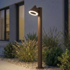 Lindby LED-Wegeleuchte Soran, braun, 100 cm, Metall, IP44