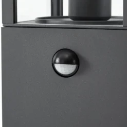 Lindby Wegeleuchte Peldar, anthrazit/klar, 80 cm, Sensor