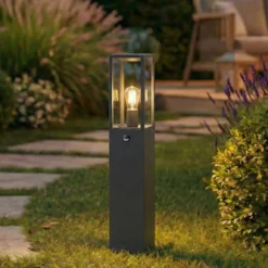 Lindby Wegeleuchte Peldar, anthrazit/klar, 80 cm, Sensor