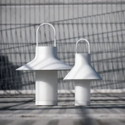 LOOM DESIGN LED-Akku-Tischleuchte Shadow Small, weiß, IP65