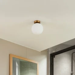 Lucande Deckenlampe Bidolo, messingfarben, Glas, 15 cm, IP44