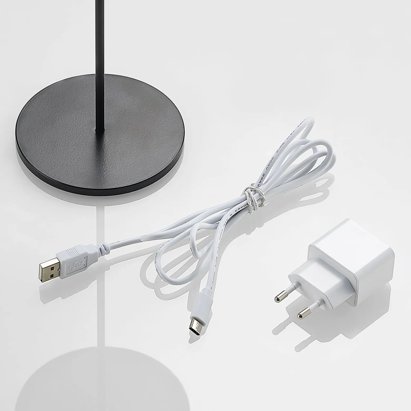 Lucande LED-Akkutischleuchte Tibia, schwarz, Alu, USB, IP54