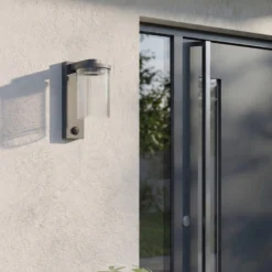 Lucande LED-Außenwandlampe Beelia Sensor anthrazit geriffelt