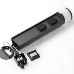 Lucande LED-Sockellampe Corban, grau, Steckdosen, IP44