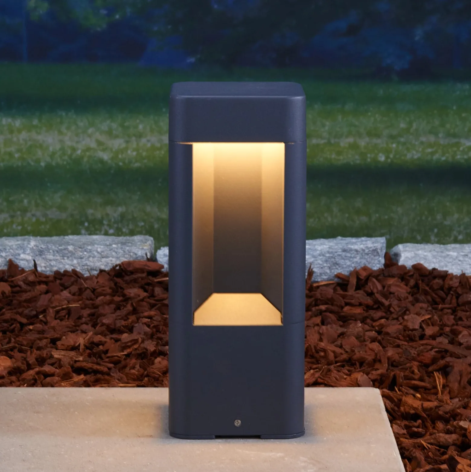Lucande LED-Sockelleuchte Annika, anthrazit, Metall, 30 cm